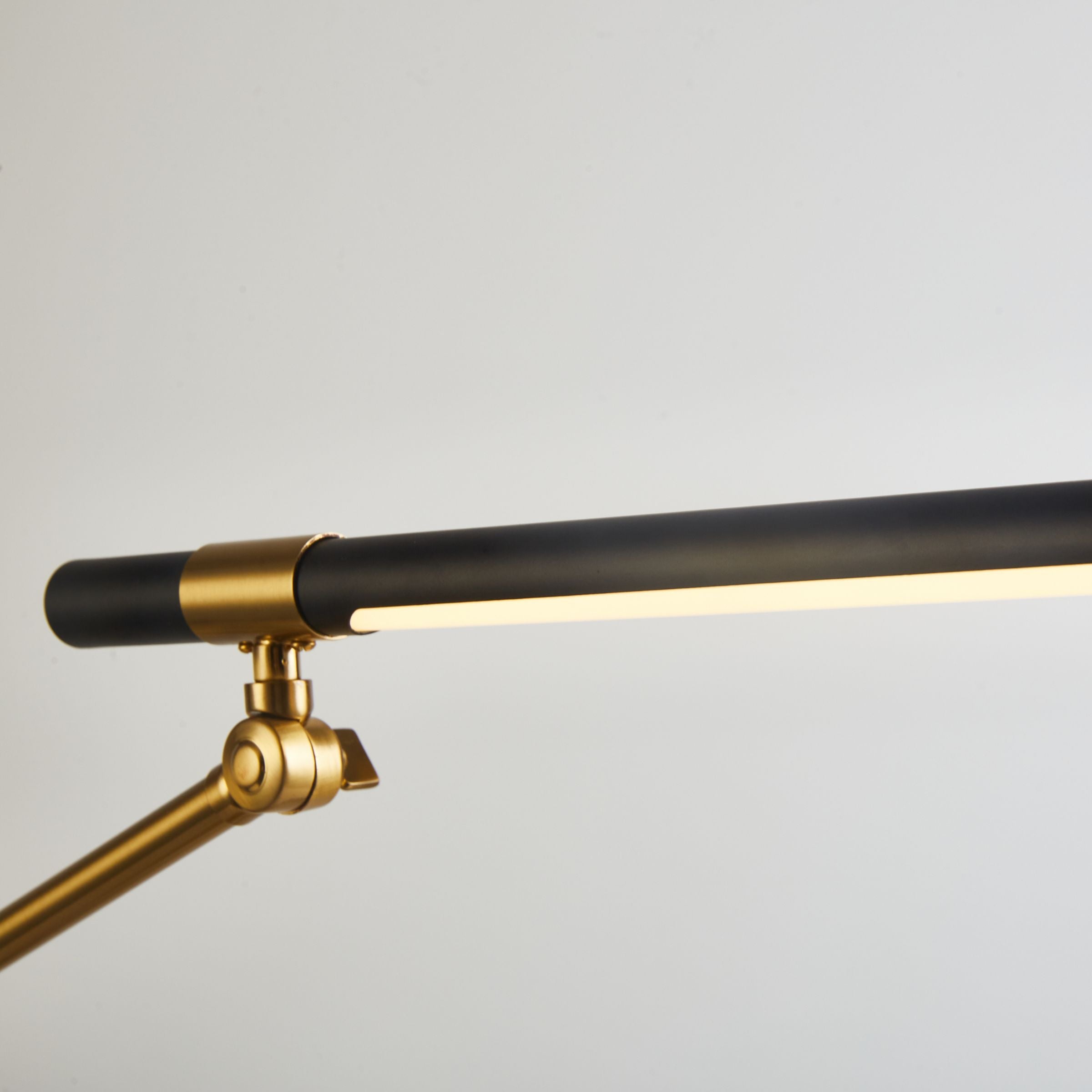 Zoe Table Lamp CY-LTD-1022 -  Desk\table Lamps - ebarza Furniture UAE | Shop Modern Furniture in Abu Dhabi & Dubai - مفروشات ايبازرا في الامارات | تسوق اثاث عصري وديكورات مميزة في دبي وابوظبي