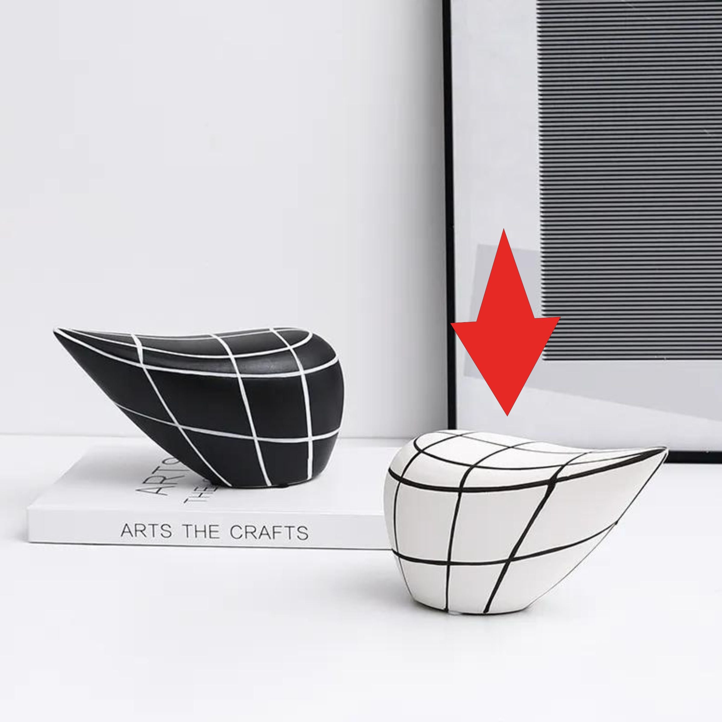 White Line Geometry Ornament-A Fa-D21098A -  Home Decor Figurines - ebarza Furniture UAE | Shop Modern Furniture in Abu Dhabi & Dubai - مفروشات ايبازرا في الامارات | تسوق اثاث عصري وديكورات مميزة في دبي وابوظبي