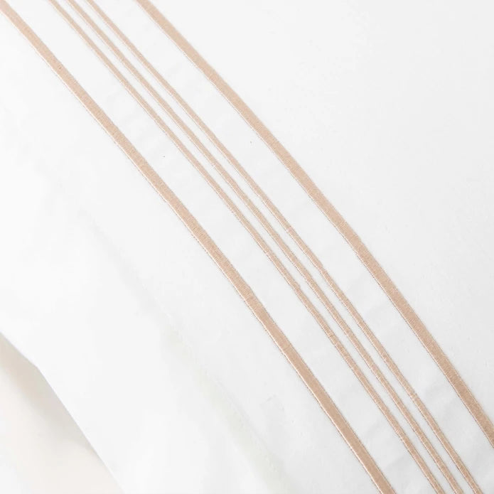 Karaca Home White Collection Freya White Embroidered Percale Double Duvet Cover Set 200.20.01.0100 -  Bedding - ebarza Furniture UAE | Shop Modern Furniture in Abu Dhabi & Dubai - مفروشات ايبازرا في الامارات | تسوق اثاث عصري وديكورات مميزة في دبي وابوظبي