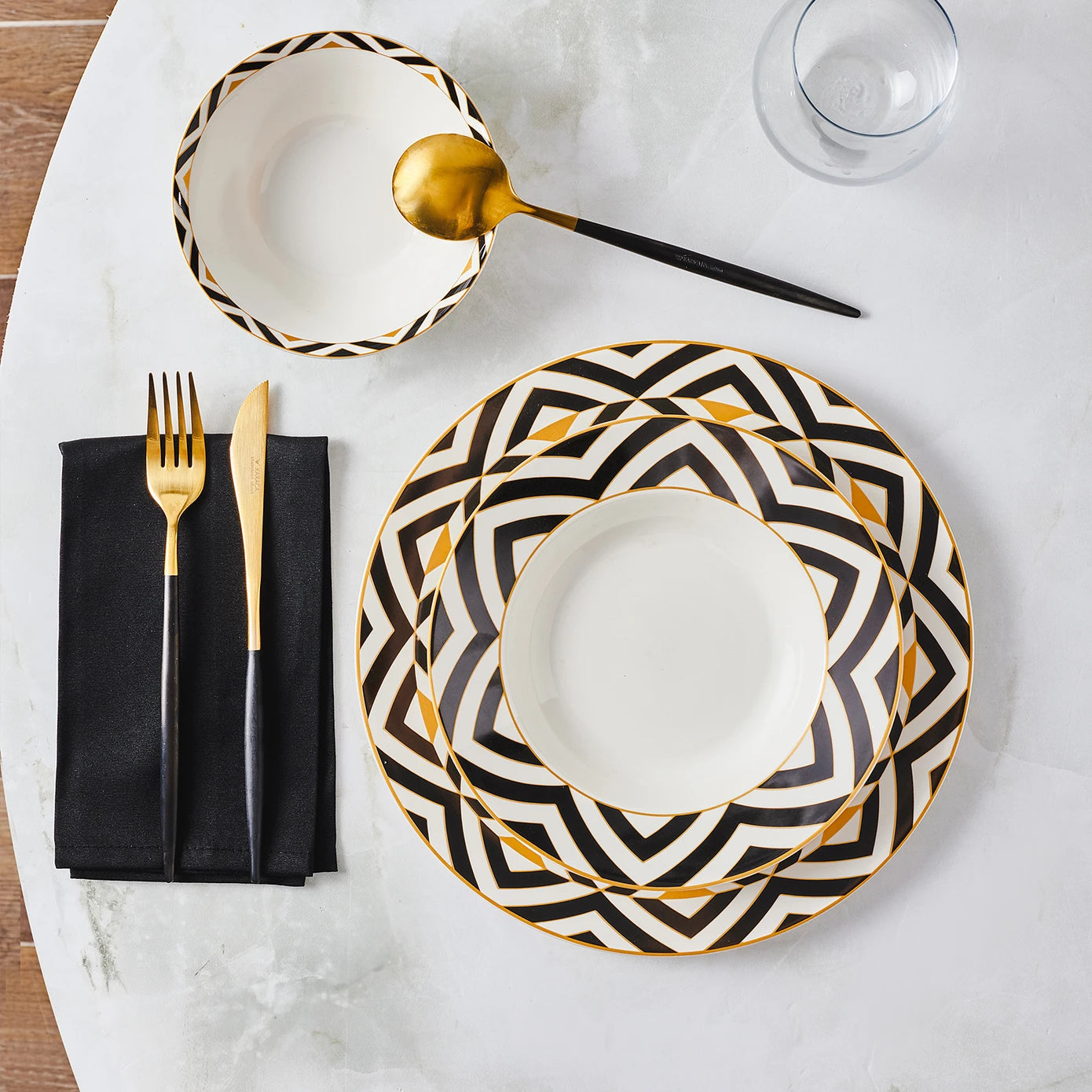 Karaca Kadres 18 Pieces 6 Person Porcelain Dinnerware 153.03.06.8052 -  Dinnerware Sets - ebarza Furniture UAE | Shop Modern Furniture in Abu Dhabi & Dubai - مفروشات ايبازرا في الامارات | تسوق اثاث عصري وديكورات مميزة في دبي وابوظبي