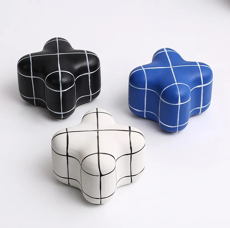 Black Line Geometry Ornament-B Fa-D21098B -  Home Decor Figurines - ebarza Furniture UAE | Shop Modern Furniture in Abu Dhabi & Dubai - مفروشات ايبازرا في الامارات | تسوق اثاث عصري وديكورات مميزة في دبي وابوظبي