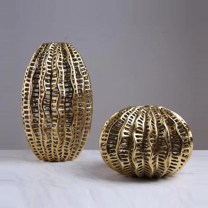 Golden Hollow Vase - B Fa-D21006B -  Vases - ebarza Furniture UAE | Shop Modern Furniture in Abu Dhabi & Dubai - مفروشات ايبازرا في الامارات | تسوق اثاث عصري وديكورات مميزة في دبي وابوظبي