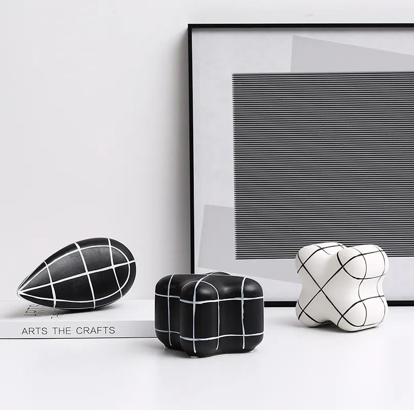White Line Geometry Ornament-A Fa-D21098A -  Home Decor Figurines - ebarza Furniture UAE | Shop Modern Furniture in Abu Dhabi & Dubai - مفروشات ايبازرا في الامارات | تسوق اثاث عصري وديكورات مميزة في دبي وابوظبي