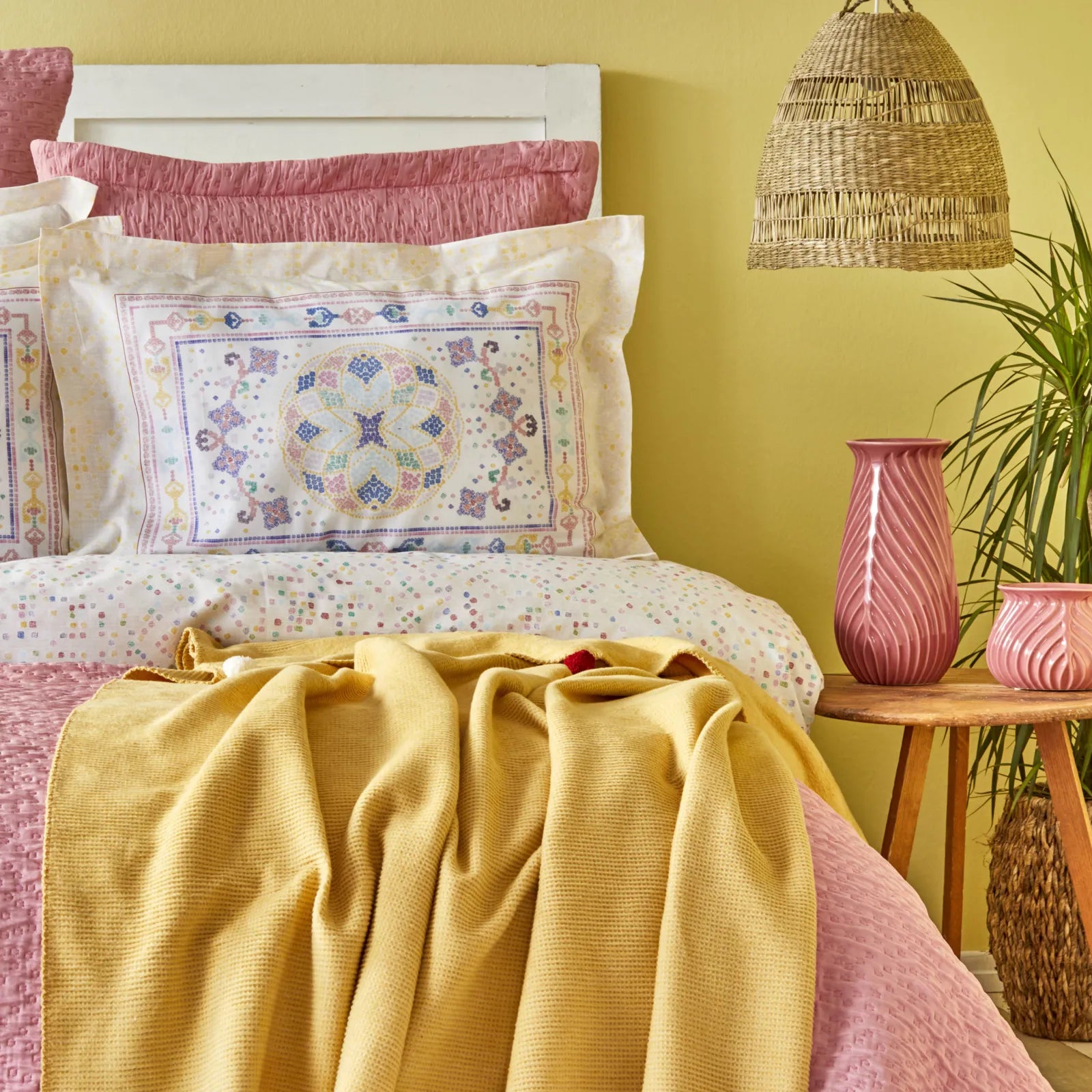 Karaca Home Bonbon Pink Double Cotton Winter Set 200.19.01.0021 -  Bedding - ebarza Furniture UAE | Shop Modern Furniture in Abu Dhabi & Dubai - مفروشات ايبازرا في الامارات | تسوق اثاث عصري وديكورات مميزة في دبي وابوظبي