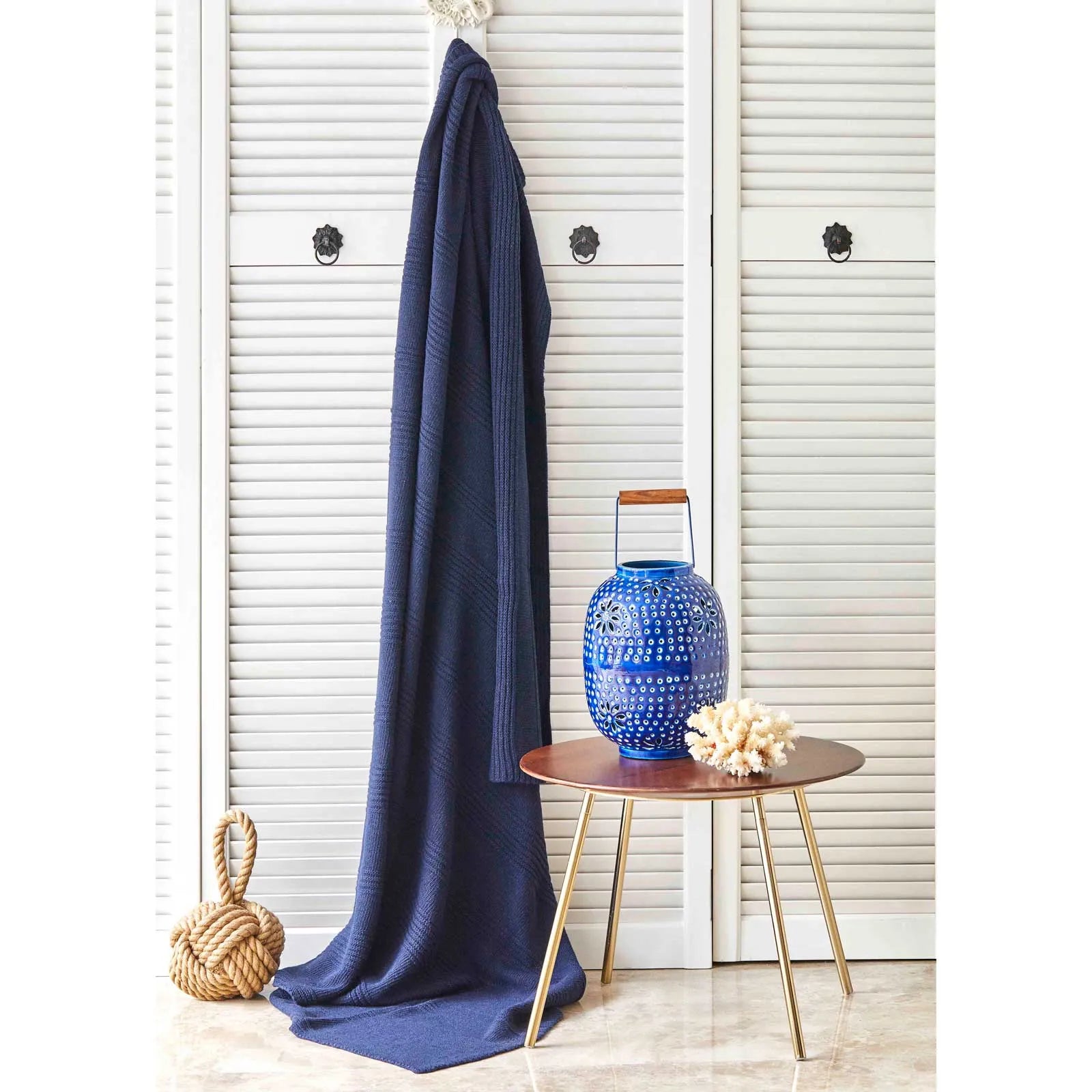 Karaca Nautica Home Spello Knitwear Navy Blue Throw 180.01.01.0065 -  Blankets - ebarza Furniture UAE | Shop Modern Furniture in Abu Dhabi & Dubai - مفروشات ايبازرا في الامارات | تسوق اثاث عصري وديكورات مميزة في دبي وابوظبي