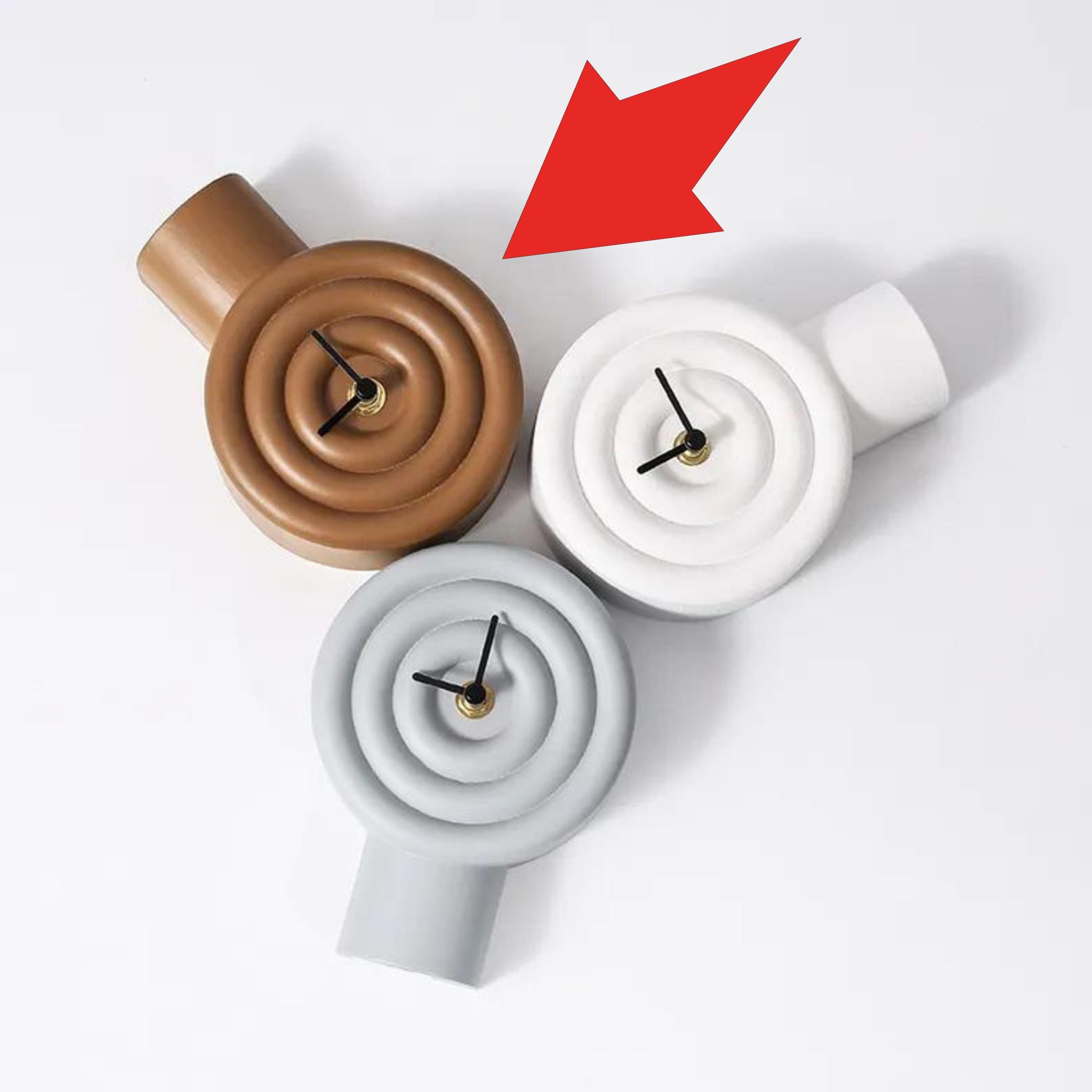 Brown Resin Table Clock Fc-Sz2177B -  Clocks - ebarza Furniture UAE | Shop Modern Furniture in Abu Dhabi & Dubai - مفروشات ايبازرا في الامارات | تسوق اثاث عصري وديكورات مميزة في دبي وابوظبي