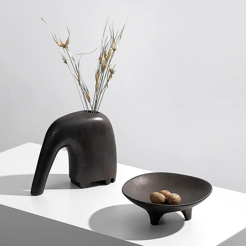 Ceramic Bowl With Feet Fd-D22044 -  Bowls - ebarza Furniture UAE | Shop Modern Furniture in Abu Dhabi & Dubai - مفروشات ايبازرا في الامارات | تسوق اثاث عصري وديكورات مميزة في دبي وابوظبي