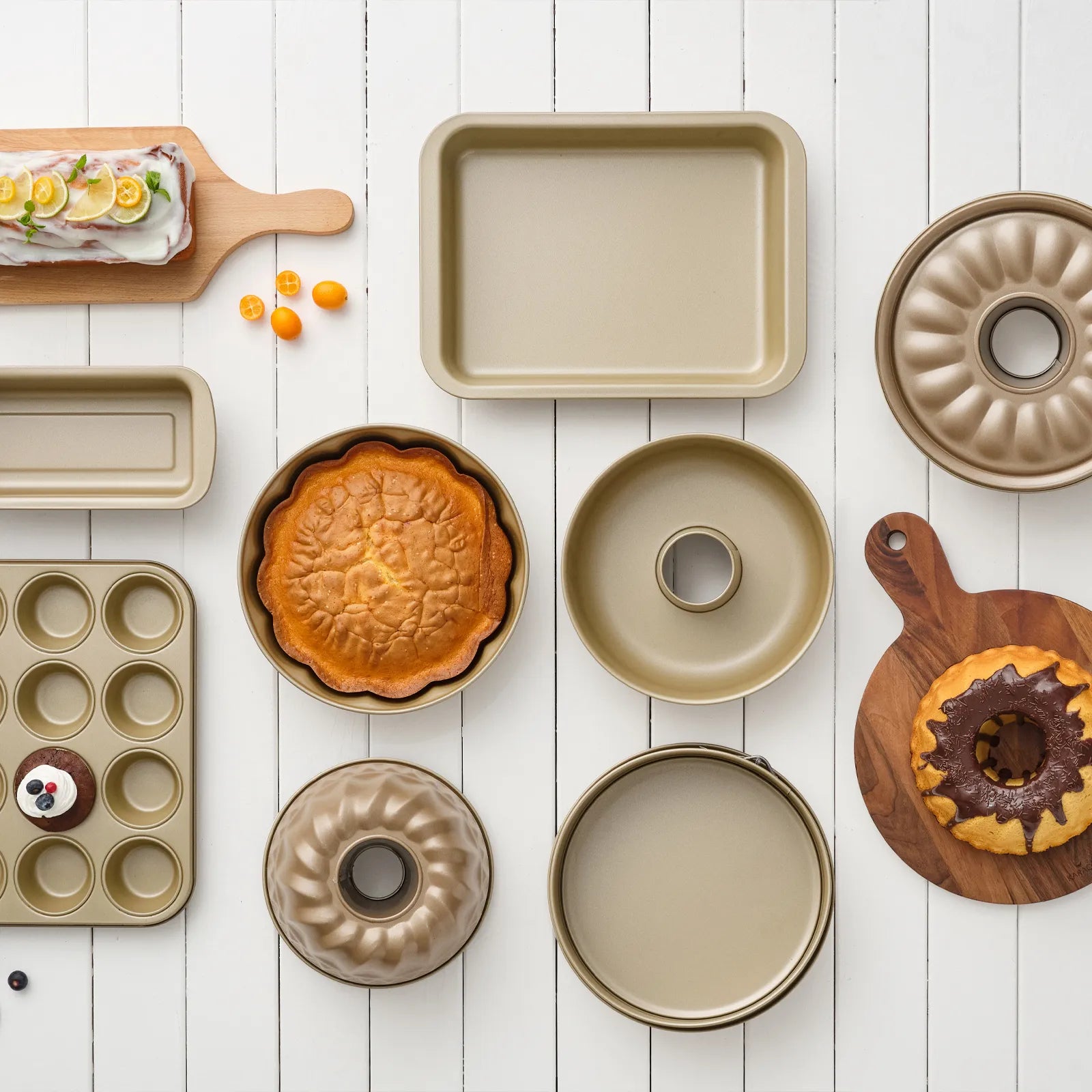 Karaca Hense Cuffed 26Cm Cake Mold 153.03.06.4826 -  Cookware Sets - ebarza Furniture UAE | Shop Modern Furniture in Abu Dhabi & Dubai - مفروشات ايبازرا في الامارات | تسوق اثاث عصري وديكورات مميزة في دبي وابوظبي