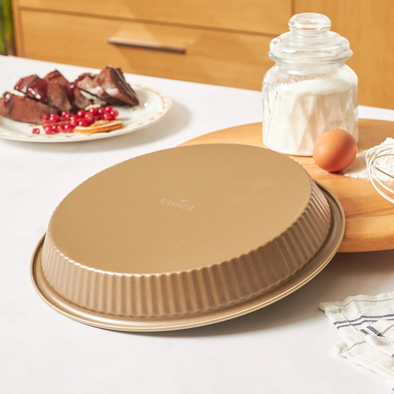 Karaca Hense Tart Cake Mold 28 Cm 153.03.06.4829 -  Cookware Sets - ebarza Furniture UAE | Shop Modern Furniture in Abu Dhabi & Dubai - مفروشات ايبازرا في الامارات | تسوق اثاث عصري وديكورات مميزة في دبي وابوظبي