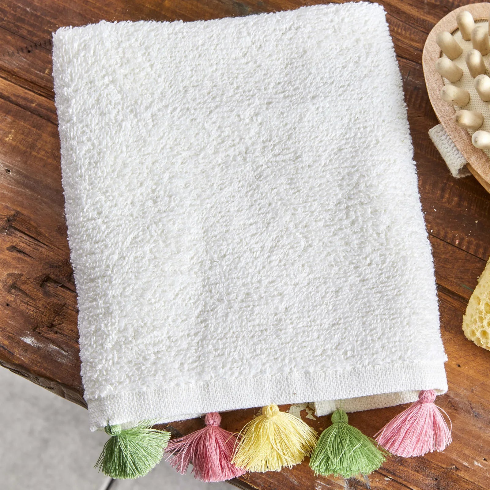 Karaca Home Aloha Tasseled Towel 50X90 Cm 200.19.01.0315 -  Towels - ebarza Furniture UAE | Shop Modern Furniture in Abu Dhabi & Dubai - مفروشات ايبازرا في الامارات | تسوق اثاث عصري وديكورات مميزة في دبي وابوظبي