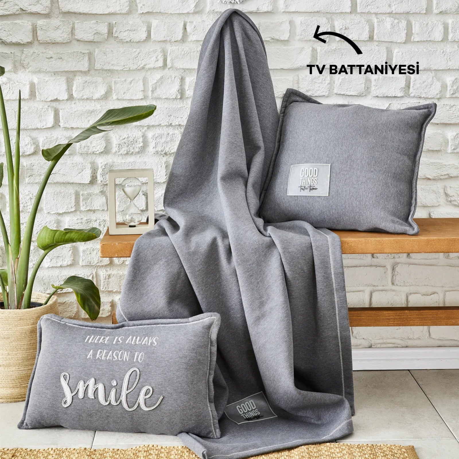 Karaca Home Softy Comfort Tv Blanket Gray 130X170Cm 200.19.01.0396 -  Blankets - ebarza Furniture UAE | Shop Modern Furniture in Abu Dhabi & Dubai - مفروشات ايبازرا في الامارات | تسوق اثاث عصري وديكورات مميزة في دبي وابوظبي