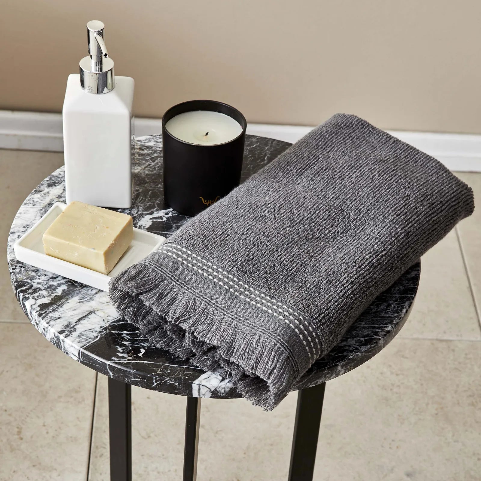 Karaca Home Softy Gray 100% Cotton Appliqué Towel 50X90 Cm 200.19.01.0653 -  Towels - ebarza Furniture UAE | Shop Modern Furniture in Abu Dhabi & Dubai - مفروشات ايبازرا في الامارات | تسوق اثاث عصري وديكورات مميزة في دبي وابوظبي