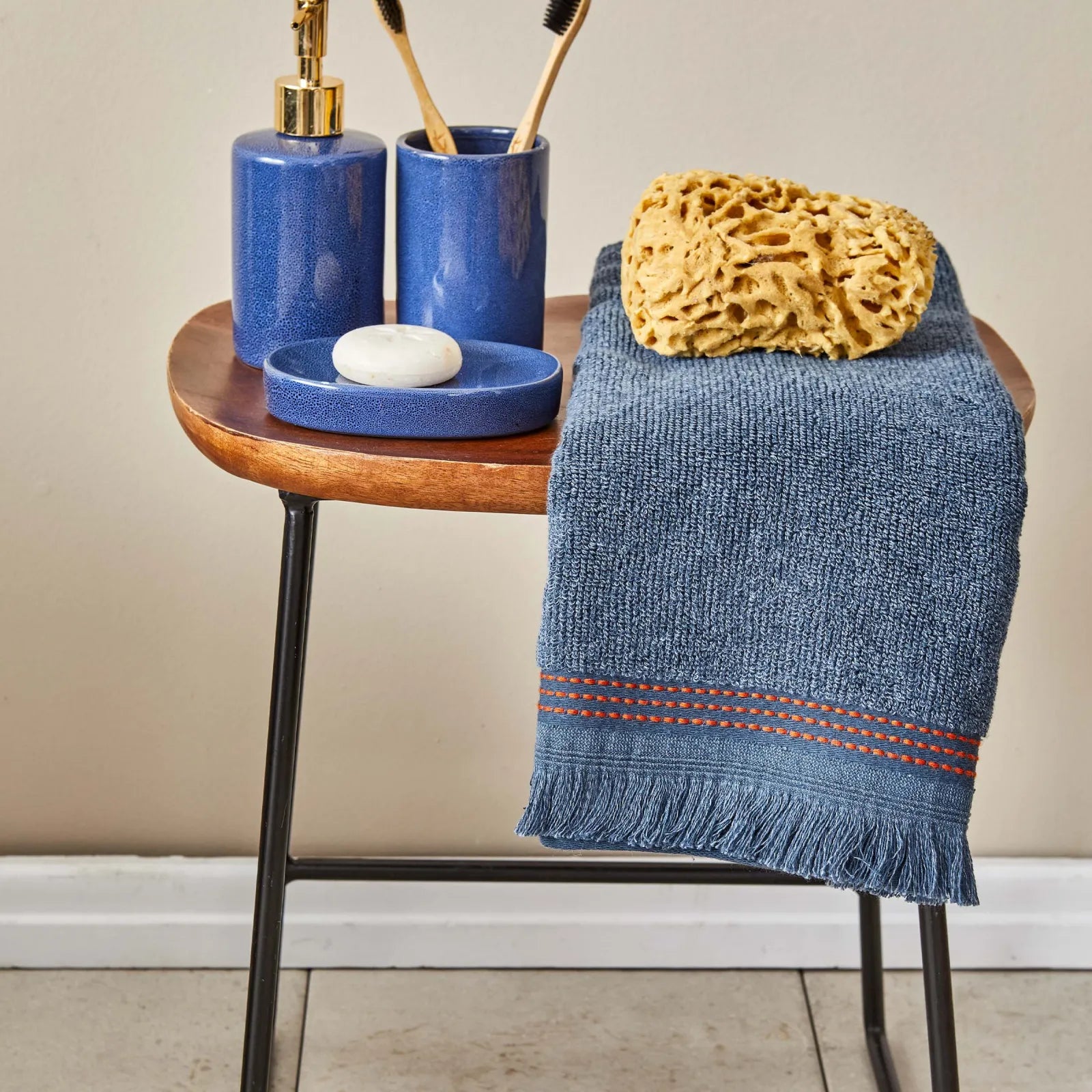 Karaca Home Softy Indigo 100% Cotton Appliqué Towel 50X90 Cm 200.19.01.0650 -  Towels - ebarza Furniture UAE | Shop Modern Furniture in Abu Dhabi & Dubai - مفروشات ايبازرا في الامارات | تسوق اثاث عصري وديكورات مميزة في دبي وابوظبي