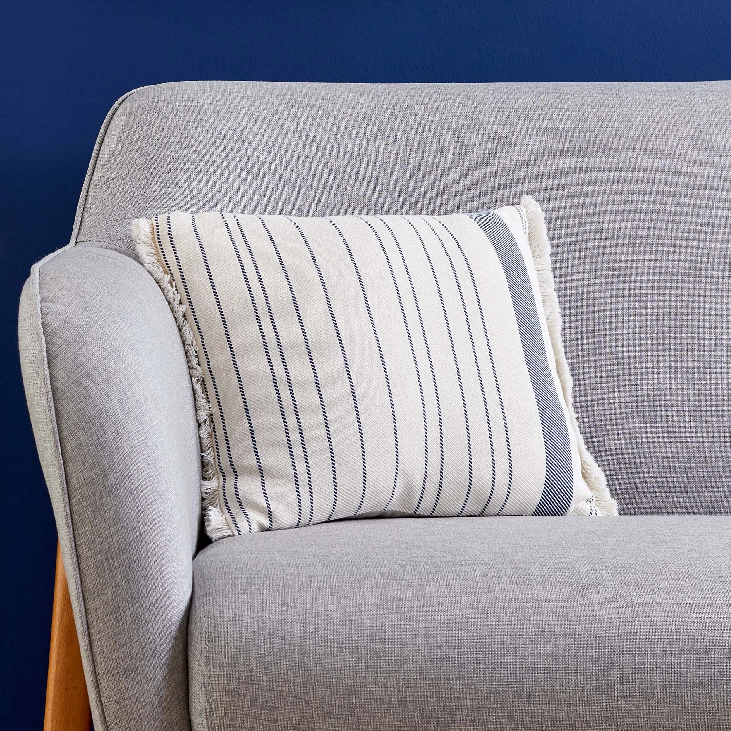 Karaca Nautica Home Land Tasseled 100% Cotton Internal Filled Throw Pillow 35X50 Cm 180.01.01.0783 -  Cushions - ebarza Furniture UAE | Shop Modern Furniture in Abu Dhabi & Dubai - مفروشات ايبازرا في الامارات | تسوق اثاث عصري وديكورات مميزة في دبي وابوظبي