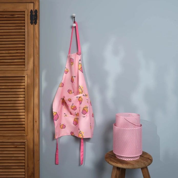 Karaca Sarah Anderson Cupcake Pink Kids Kitchen Apron 160.02.01.0726 -  Kitchen Appliances - ebarza Furniture UAE | Shop Modern Furniture in Abu Dhabi & Dubai - مفروشات ايبازرا في الامارات | تسوق اثاث عصري وديكورات مميزة في دبي وابوظبي