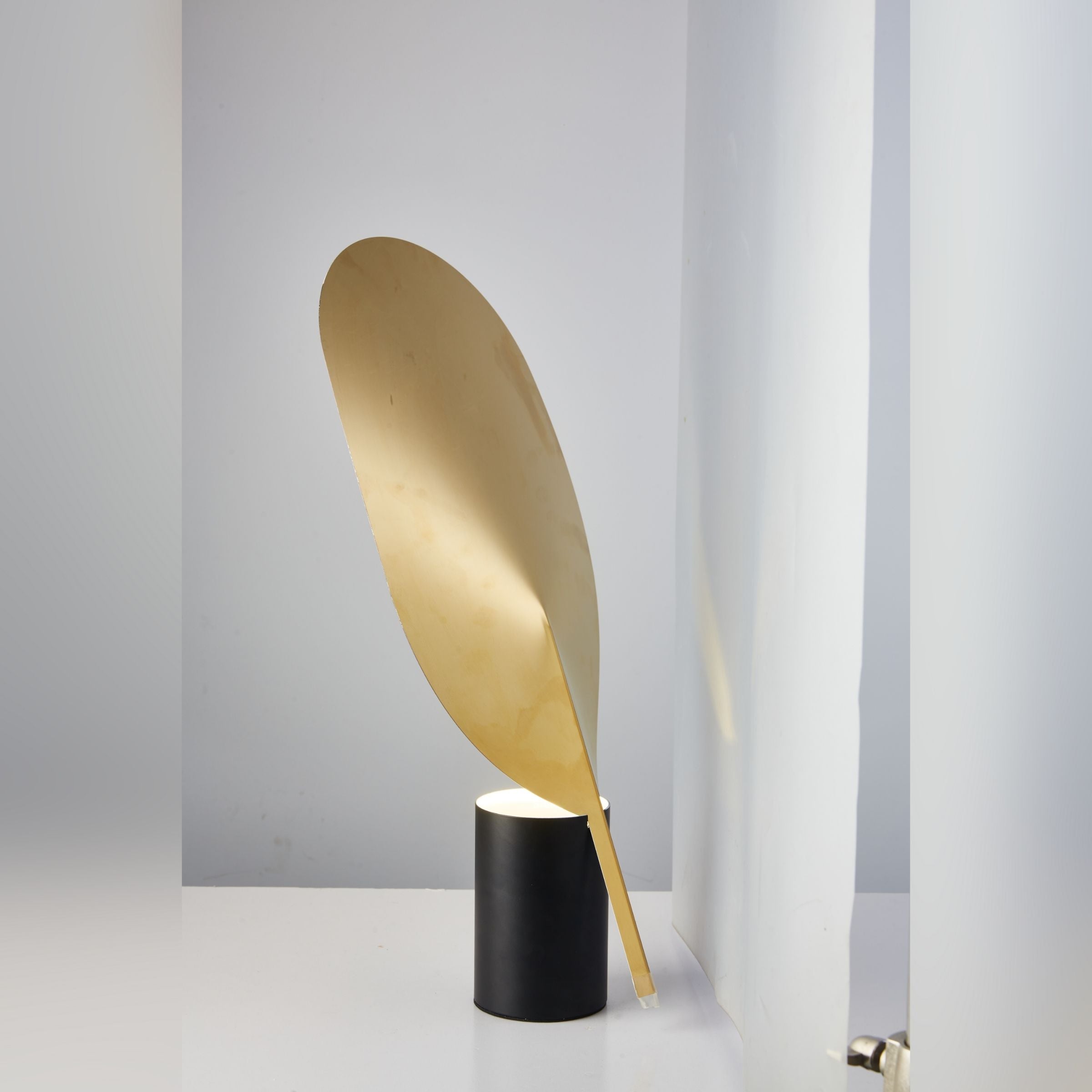 Leafshine Gold Table Lamp CY-LTD-1020-G -  Desk\table Lamps - ebarza Furniture UAE | Shop Modern Furniture in Abu Dhabi & Dubai - مفروشات ايبازرا في الامارات | تسوق اثاث عصري وديكورات مميزة في دبي وابوظبي