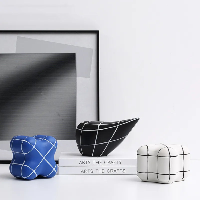 White Line Geometry Ornament-A Fa-D21098A -  Home Decor Figurines - ebarza Furniture UAE | Shop Modern Furniture in Abu Dhabi & Dubai - مفروشات ايبازرا في الامارات | تسوق اثاث عصري وديكورات مميزة في دبي وابوظبي