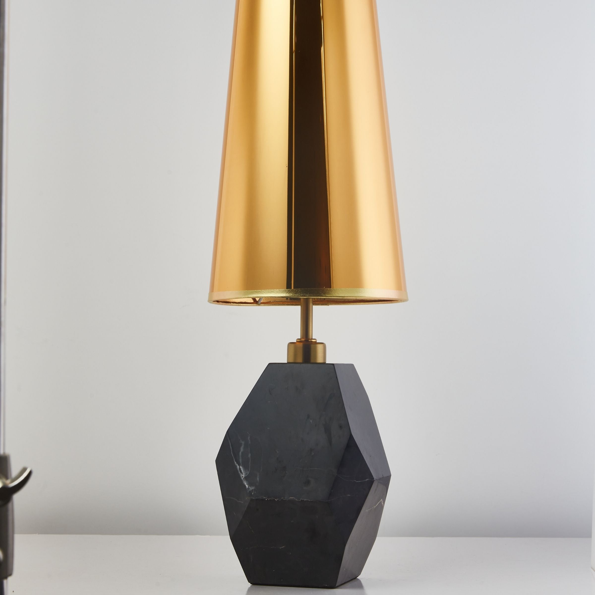 Soul Black Marble Table Lamp CY-LTD-1023-B -  Desk\table Lamps - ebarza Furniture UAE | Shop Modern Furniture in Abu Dhabi & Dubai - مفروشات ايبازرا في الامارات | تسوق اثاث عصري وديكورات مميزة في دبي وابوظبي