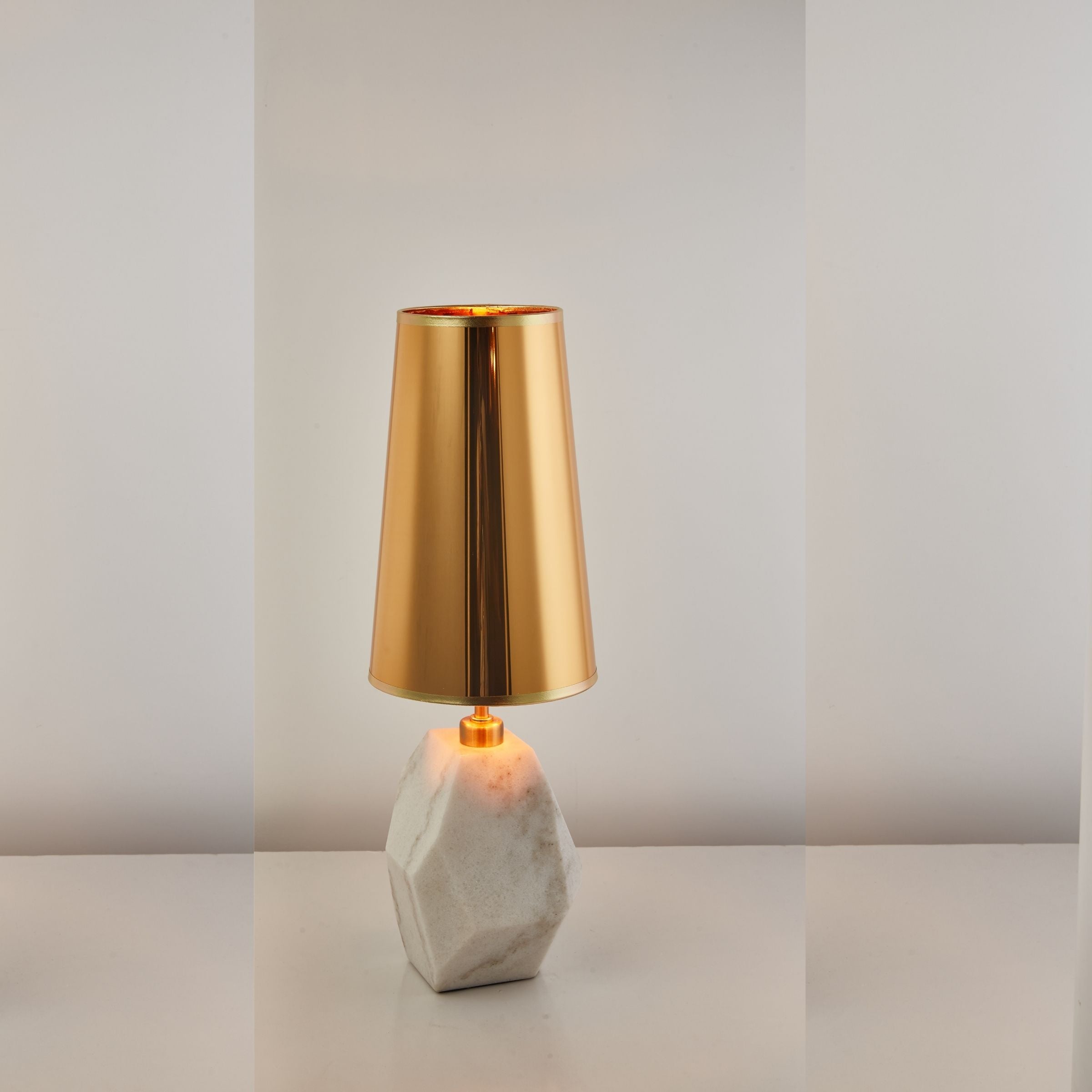 Soul White Marble Table Lamp CY-LTD-1023-W -  Desk\table Lamps - ebarza Furniture UAE | Shop Modern Furniture in Abu Dhabi & Dubai - مفروشات ايبازرا في الامارات | تسوق اثاث عصري وديكورات مميزة في دبي وابوظبي